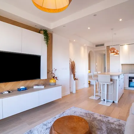C3 - 1 Bdr Blvd Croisette Henri Iv - Ac & Balcony Апартаменты *