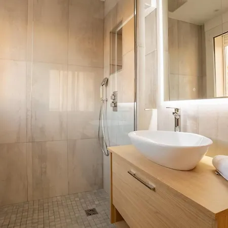 C3 - 1 Bdr Blvd Croisette Henri Iv - Ac & Balcony *